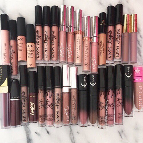 understudyswift's tweet photo. lipstick collection goals 😍 https://t.co/zHLVJ5Cunu