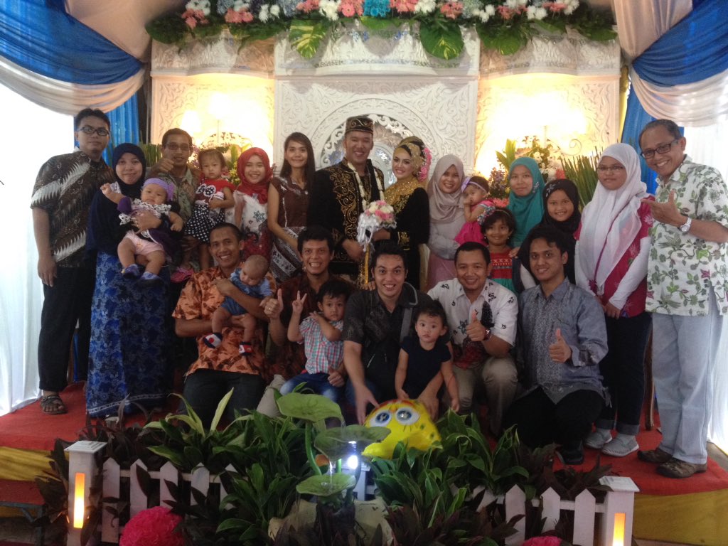 Happy wedding om Rian dan Tan Feni, semoga menjadi keluarga yang selalu bahagia #nissanmarchindonesia