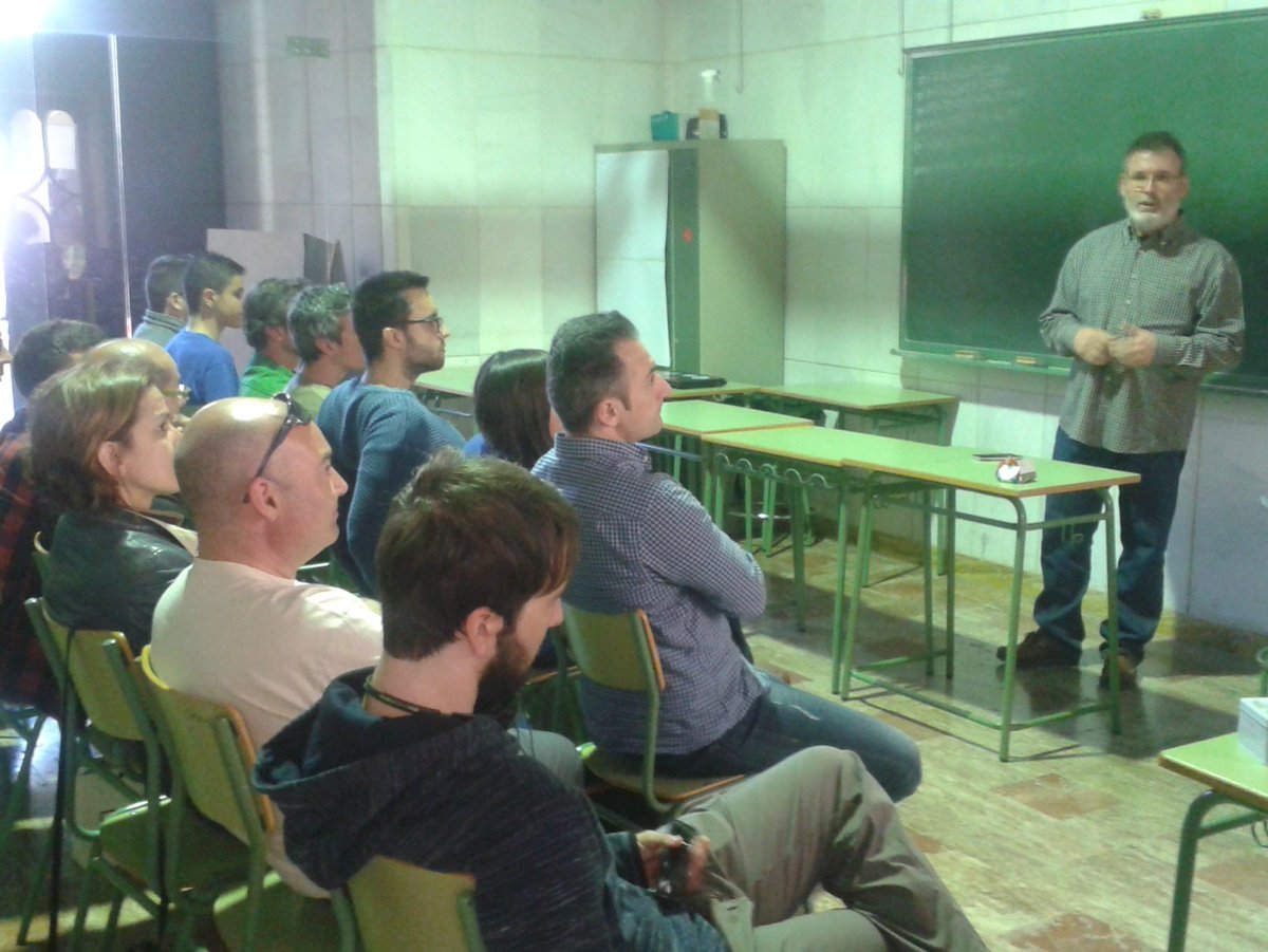 outecran's tweet image. #GenuinoDay2016 @HackLabAl @eaalmeria a pleno rendimiento @ArtediezEscuela @medialabprado