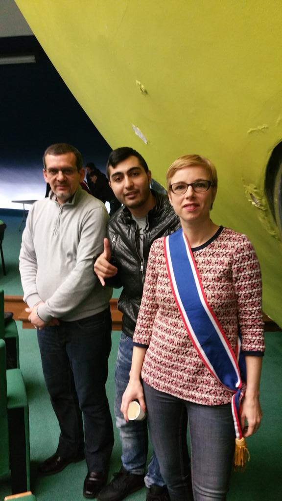 Clem_Autain's tweet photo. Marrainage ce matin de Olcay, avec #RESF93 / 31 jeunes sans papiers parrainés. Bravo aux bénévoles https://t.co/RjEdEfP7CI