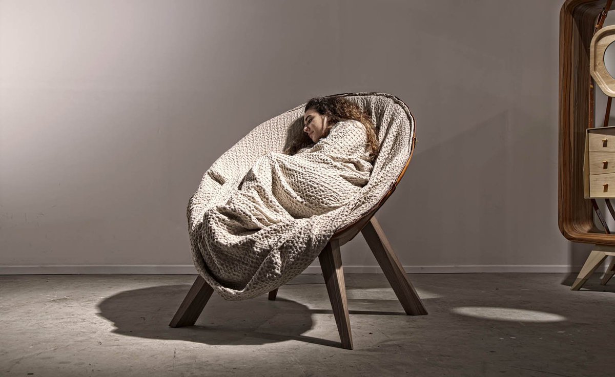 wallpapermag's tweet image. Fadi Sarieddine's 'Swaddle' chair was a true star of Design Days Dubai wlpr.co/9Jq5SP