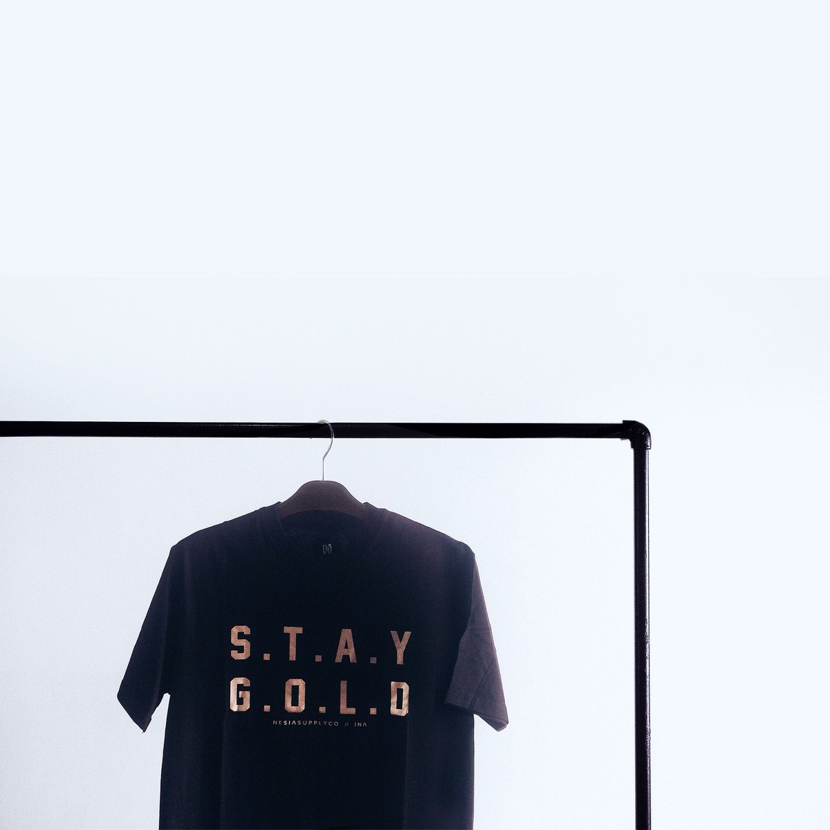 "Gowld"
Printed on black short sleeve cotton with rubber matsui ink. Let's Shop here -> goo.gl/UYOFoc