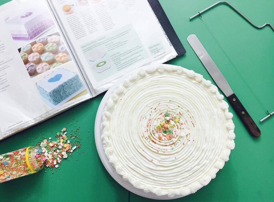EfesCakes's tweet photo. Sweet surprise ! ✨🎂 We are starting Wilton course 1 this April. Check our fb for more info. Hurry & enroll now. 💜 https://t.co/rJ7ThbXwlb
