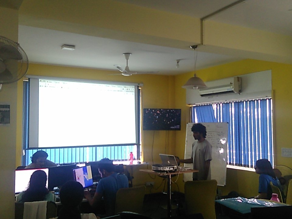 Social_Cops's tweet photo. .@deepu_tp with #Decisionplatform. #SCHQ #townhall #makebetterdecision https://t.co/KBHPvdClIv