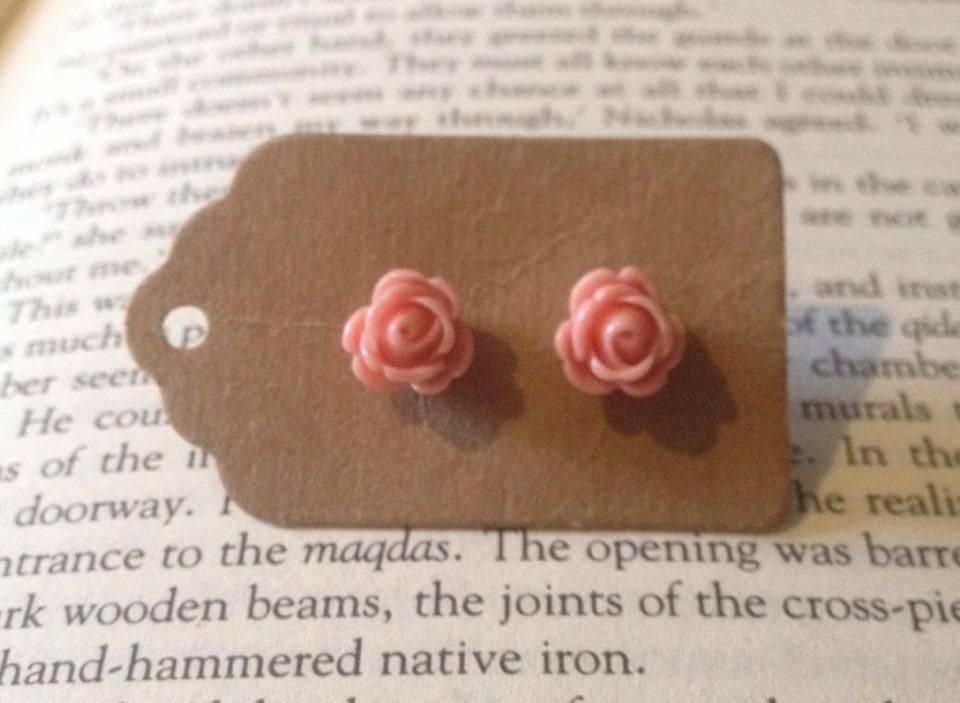 foxidora's tweet photo. Lastly.. some pink flower earrings! they're very cute! https://t.co/krvb70aIFB  #crafthour #etsyuksellers https://t.co/gDxvil0z4N