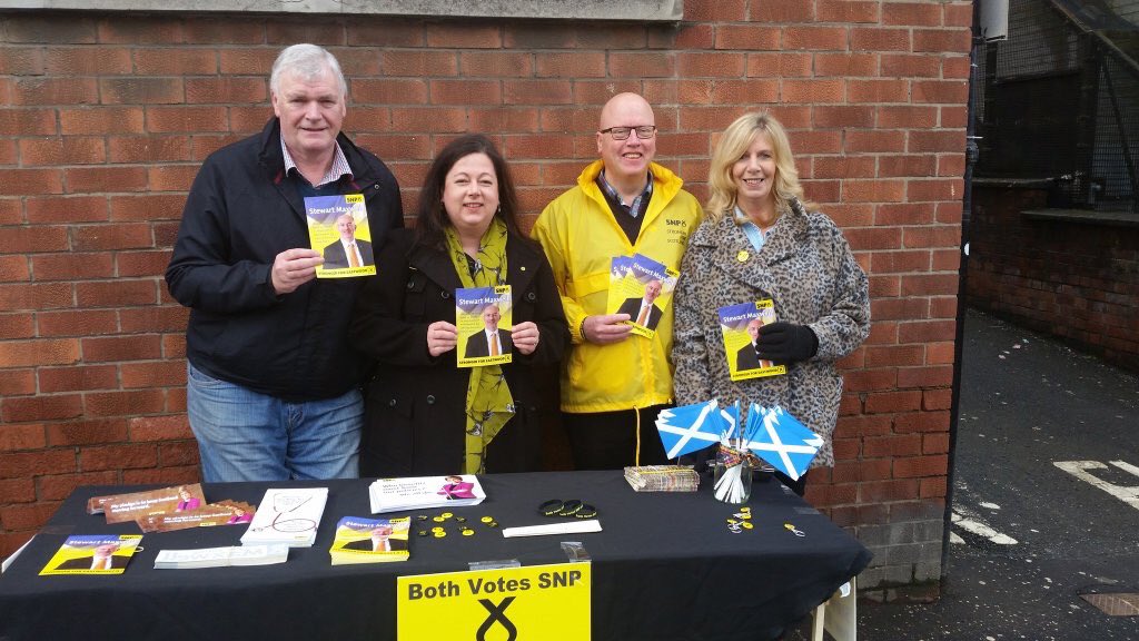 EastwoodSNP's tweet photo. Some of our @EastwoodSNP team out and about today for @theSNP &amp; @Maxwellsnp #BothVotesSNP #SNPPets #activeSNP https://t.co/VdYNWc997T