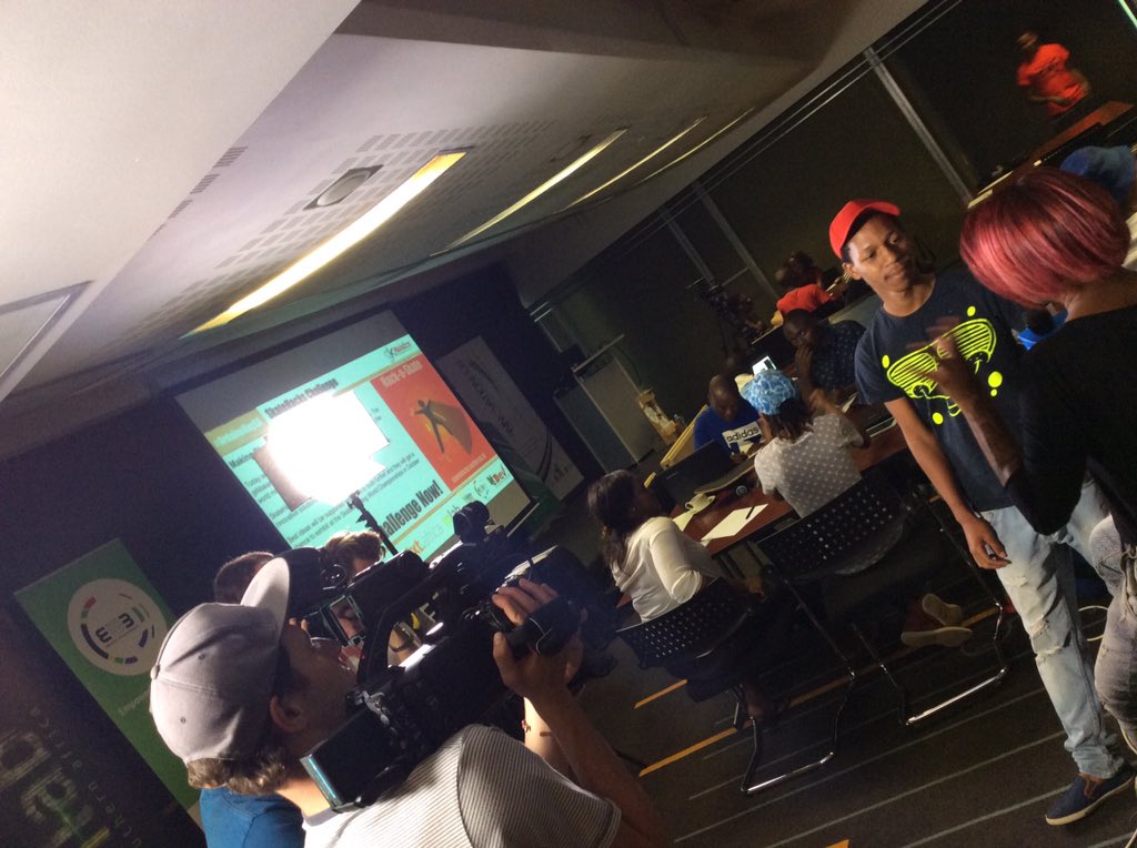 TiyaniTee's tweet photo. Makers getting interviewed on @190ED #ArduinoDaySA @InnovHub @Geekulcha @CityTshwane @mlabsa @mcleansibanda https://t.co/07mEQWEFKf