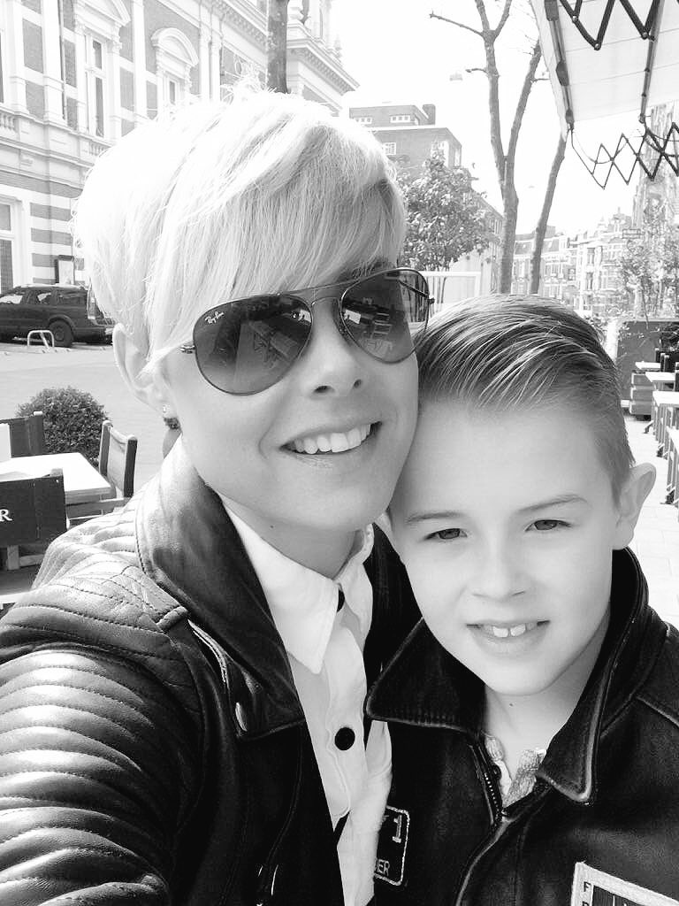 Met deze twee lieve schatten op stap vanmiddag. Lunchen in de stad 😎