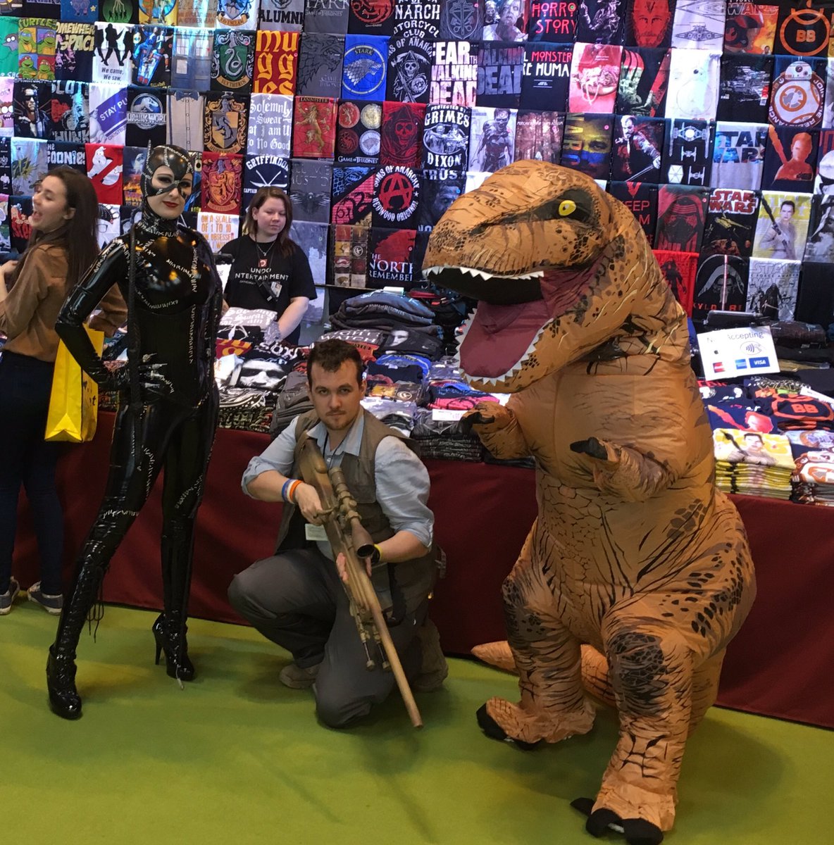 undoents's tweet photo. Catwoman has joined us now #GSL16 #GadgetShowLive #undoents https://t.co/bMht51Nmky