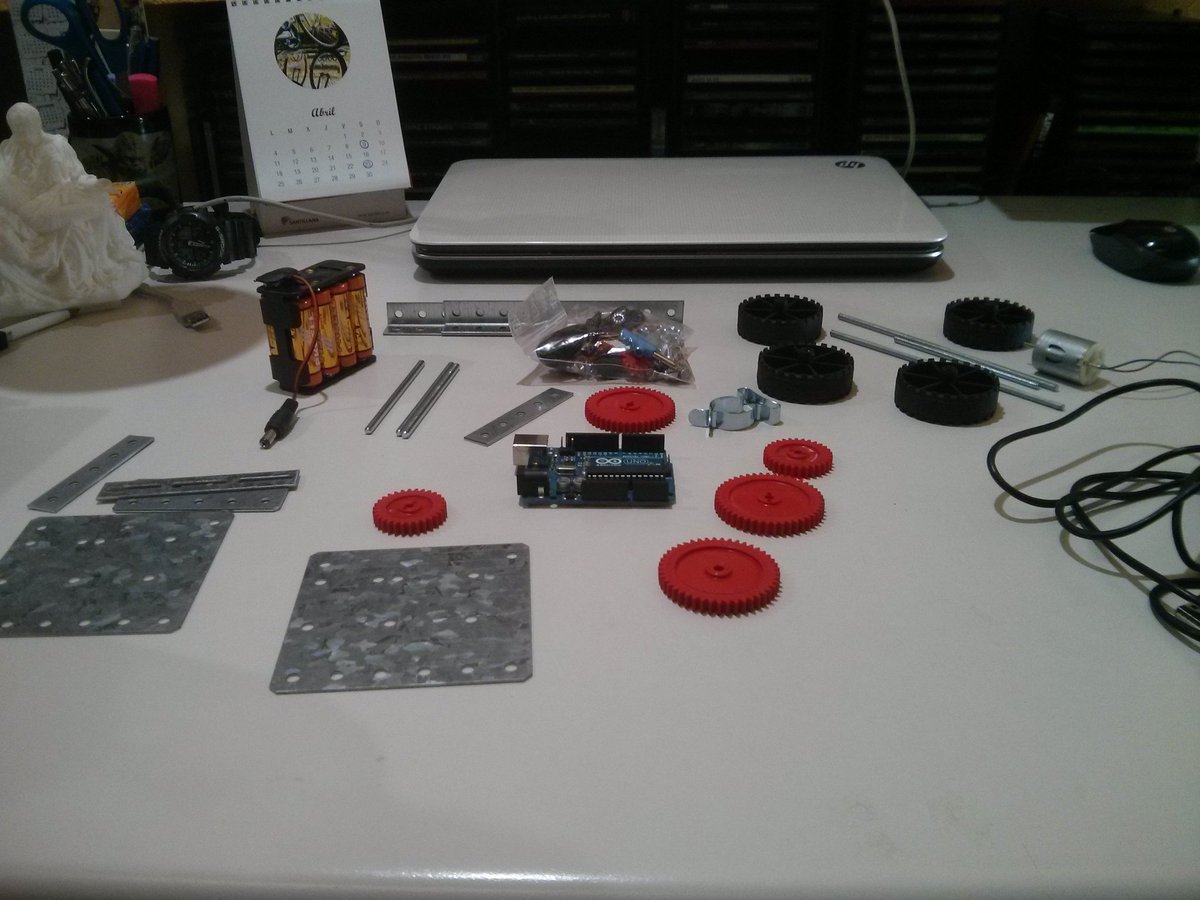 jjruano7's tweet photo. Comienzo mi #ArduinoDay16 . No puedo asistir a ningún evento, así q desde casa empiezo un proyecto. ¡¡A ver q sale!! https://t.co/LsDQQYu4J8
