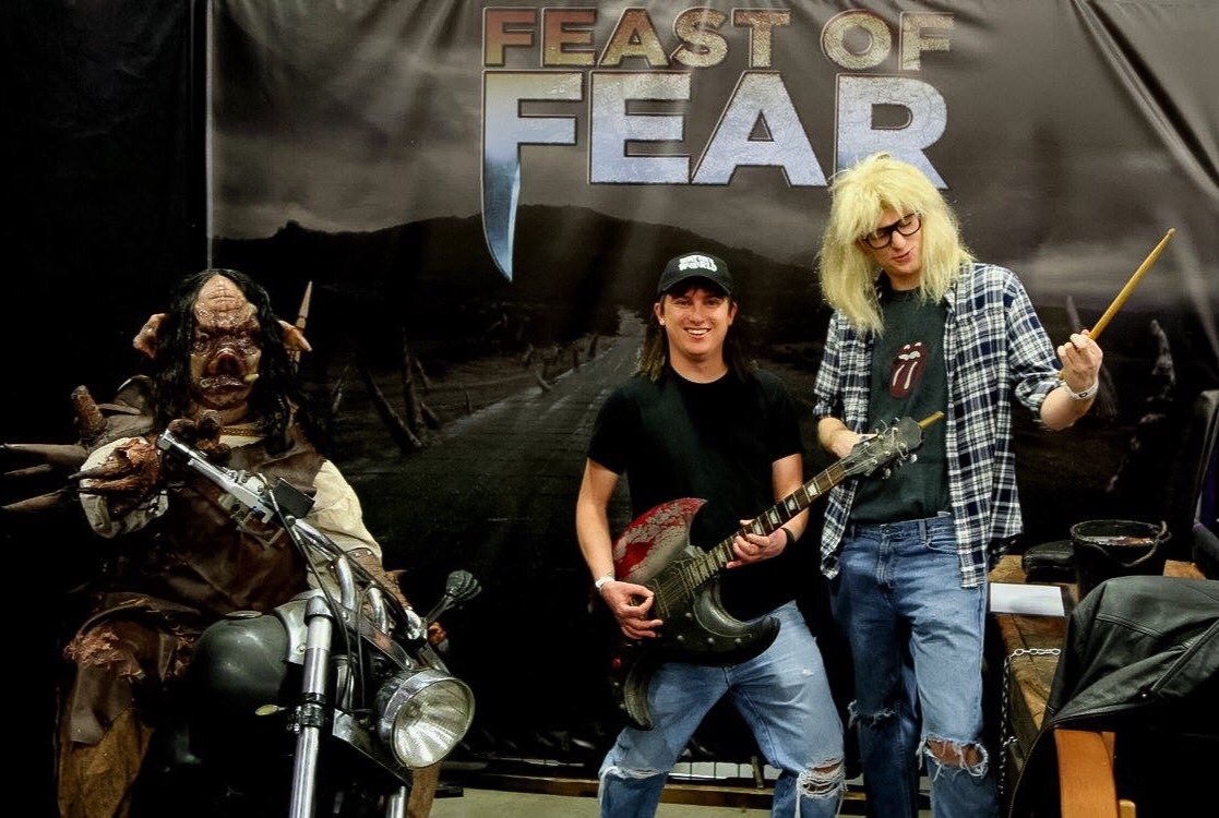 FeastOfFear's tweet photo. #PartyOnGarth #FeastofFear #Excellent!! @slcomiccon #FanX16 #RockOn!! #waynesworld!! https://t.co/0OdQ5Rp60a