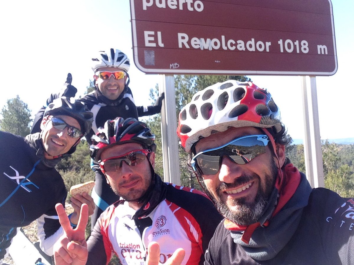 xavidal1975's tweet photo. Hoy tocaba mi ruta preferida de bici con mis compis del @3EvasionCs 125km de pura diversión!!! https://t.co/7kVw0irU5o