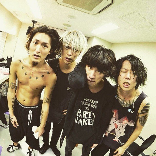 NiPsnWdUaIDCqiT's tweet photo. ＃ONE OK ROCK好きな人RT
＃OORreさんRT
＃邦ロック好きな人RT
フォロワーさんふやしたいっ！
RTいいね押してくれた人全員フォローしたいですお願いします！ https://t.co/OsNpG6orVa