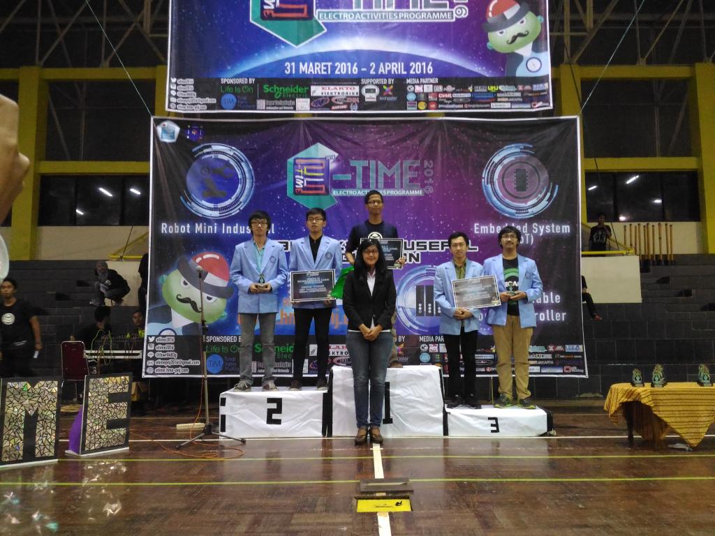ETIME_PNJ's tweet photo. [Live Report] Juara pertama dari @HMTEUGM juara kedua&amp;ketiga dari @hme_maranatha #ETIME2016 #InnovationEverySecond https://t.co/7avcNUDI64