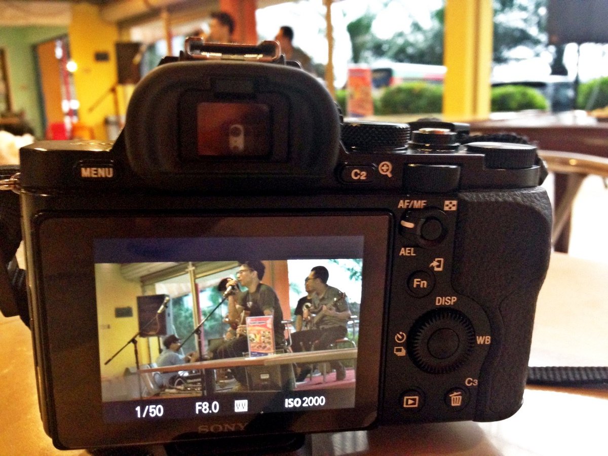 ishana_musik's tweet photo. Acara #cxcoustic @MusicPreneur_ID di @CXWaterpark_ID perform by @nayamusik https://t.co/SfHIAax61i
