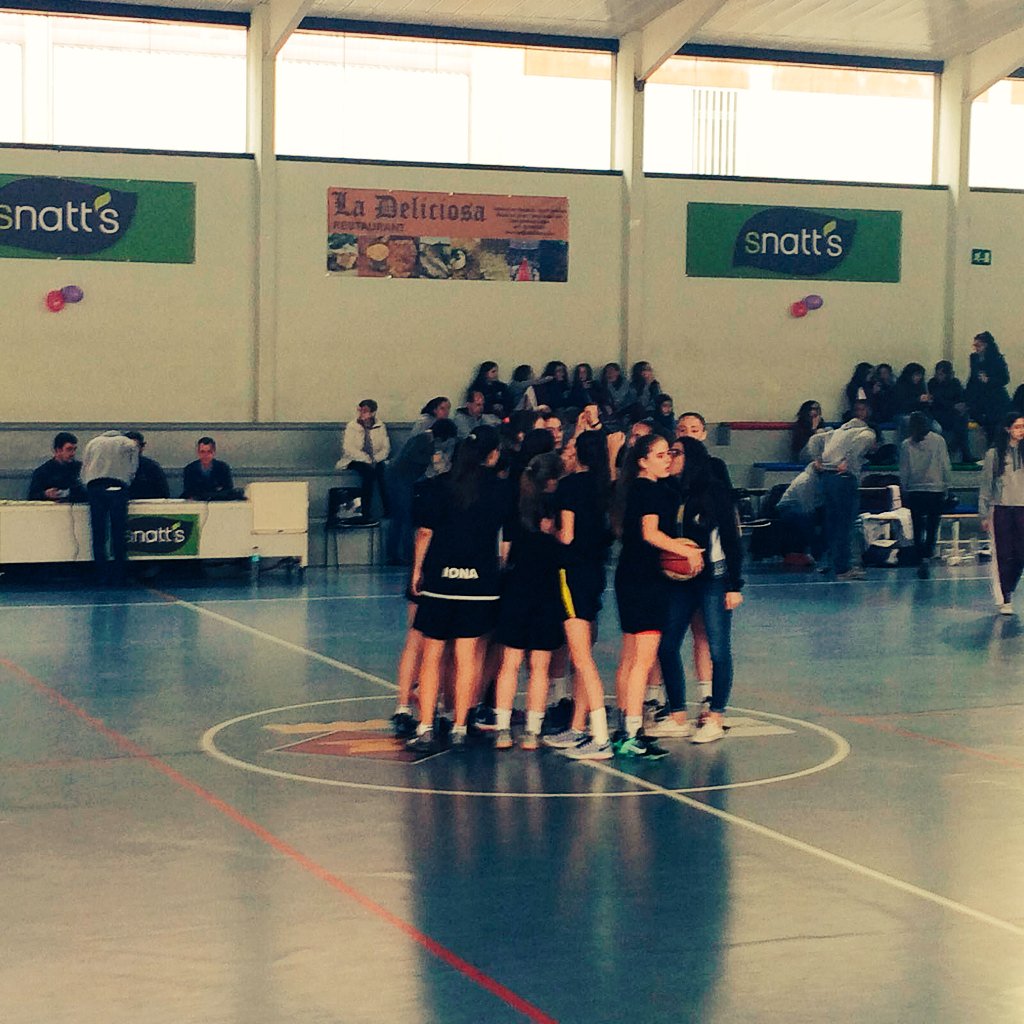 fem2000almeda's tweet photo. Derrota a la pista @FemSantAdria 71-61 @BasketAlmeda #forçaequip #amuntPaula https://t.co/4btSXqjPrN