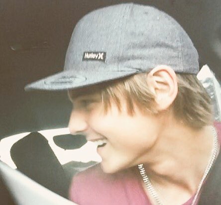 L_misos's tweet photo. 日本時間では4/3になったね、
John Happy Birthday！😍😍😍 https://t.co/2r9Gm4eJGN