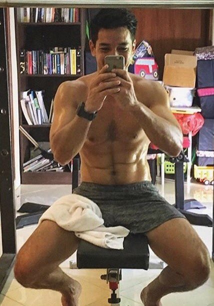 areamensindo's tweet photo. Andrew white #shirtlessindo https://t.co/MP40Rn1qE1