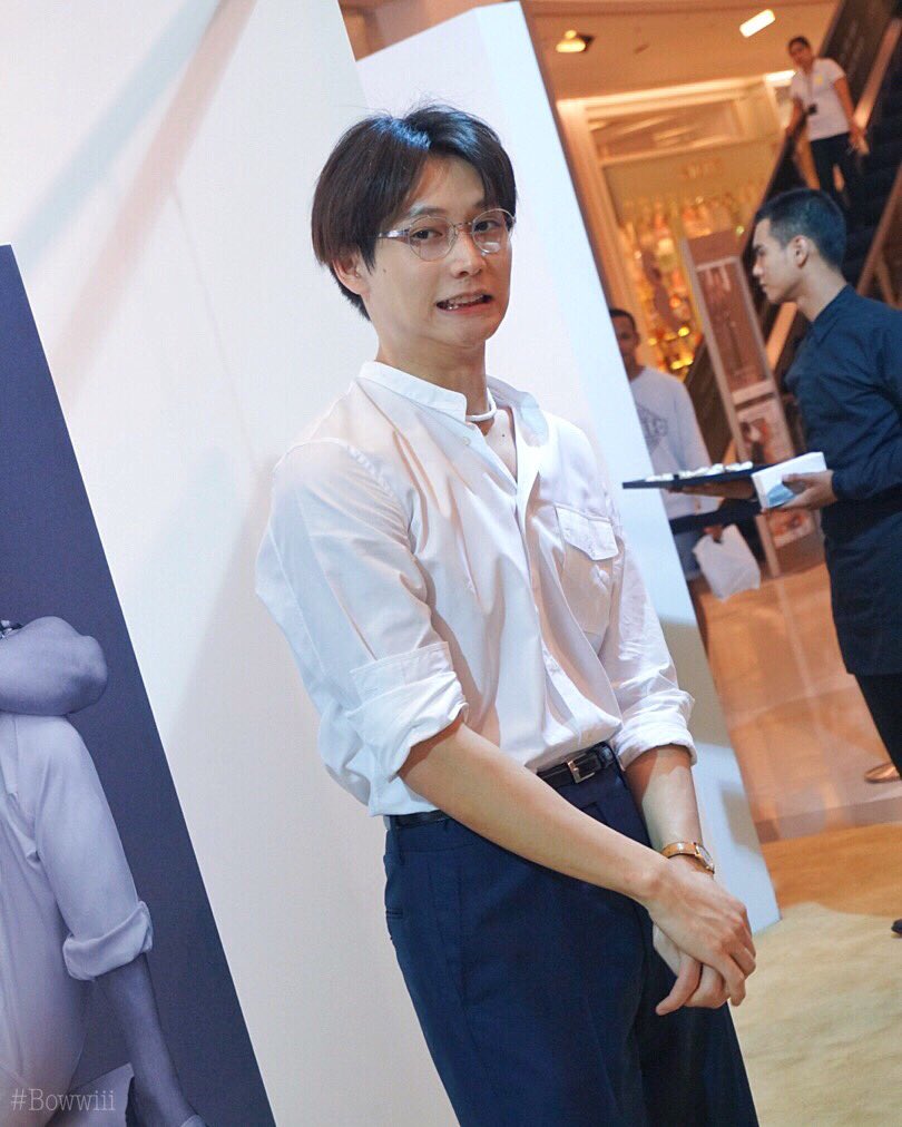 bowwiii's tweet photo. 01.04.16 #ICE_2N ➰Tod's Band Exhibition #ice_2n #ไอซ์ซึ #Kissmodels #tosband 🤓💓ใจสั่นแรงงงงง(1) https://t.co/PF6Tkr7Q7J
