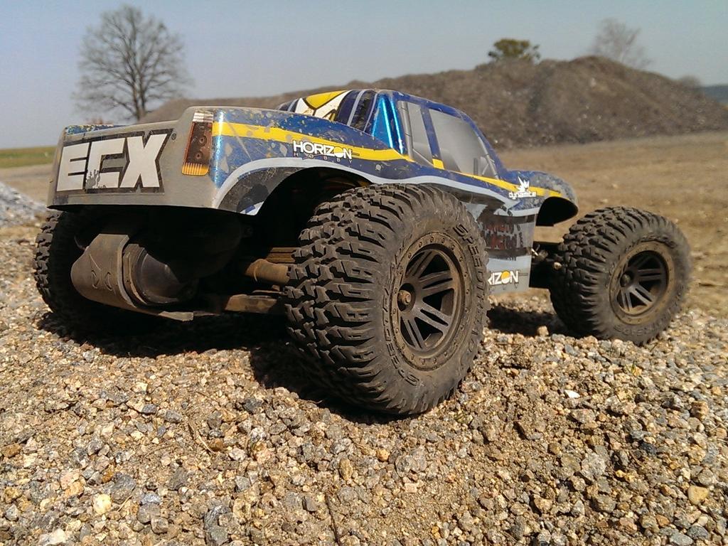 RemoteAddicted's tweet photo. Some great bashing is going on with the #ecxrc #ampmt kit https://t.co/fDtwDXQgYu