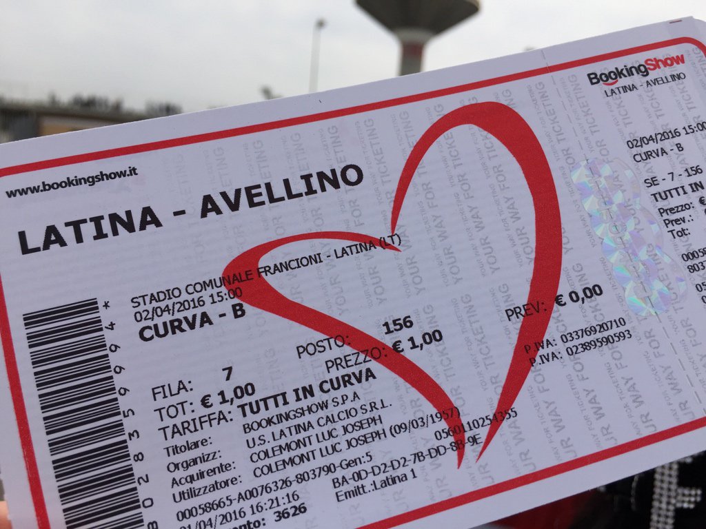 LucColemont's tweet photo. Pronto per la partita @Lega_B Forza #Latina 💙⚽️ #quasigratis 😉 https://t.co/mEjLNYzGZX
