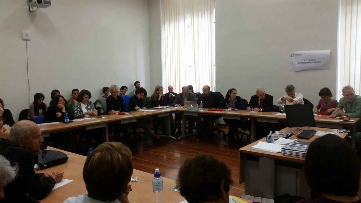 gitosoni's tweet photo. Gruppo #scuola per #ognigiornounidea. Si discute della #Milano di domani. @NoiMilano2016 https://t.co/XyS14Z3UWl
