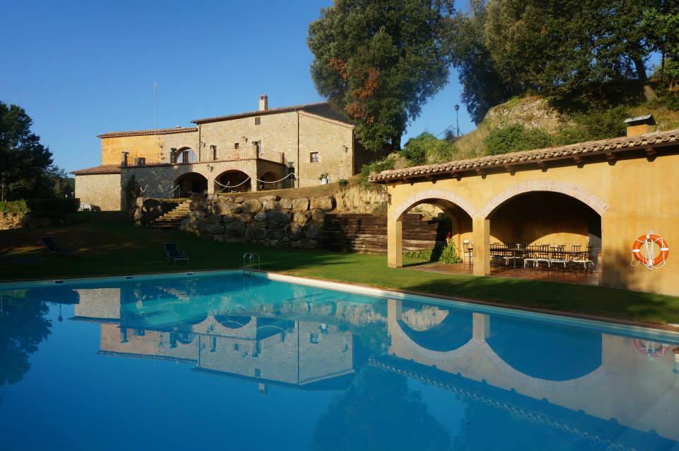 RetreatBookers tweet media