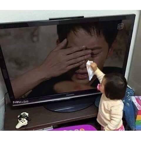SongJoong_ki_b's tweet photo. 아가... 삼촌 눈물 닦아줘서 고마워 https://t.co/tgNwOIRIWf