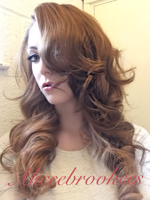 Saturday Chill Day! ✌🏻️ What's everyone upto this weekend? 💋 https://t.co/EvbS9rvVrO<a href="/tag/rt"class="tags"><span>#rt</span></a>