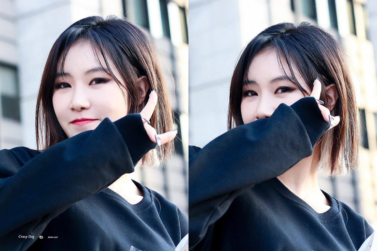 leeyezi_kr's tweet image. 160401 #2TV #피에스타 #예지 아니 왜 자꾸 예쁜 얼굴 가리고 브이하냐? 말 들어 주겠다고 가까이 와주시는 것도 배려 최고 ㅜㅁㅠ 어머 가까이에서 봐도 피부 도자기인 예지♡ @FIESTAR__Yezi