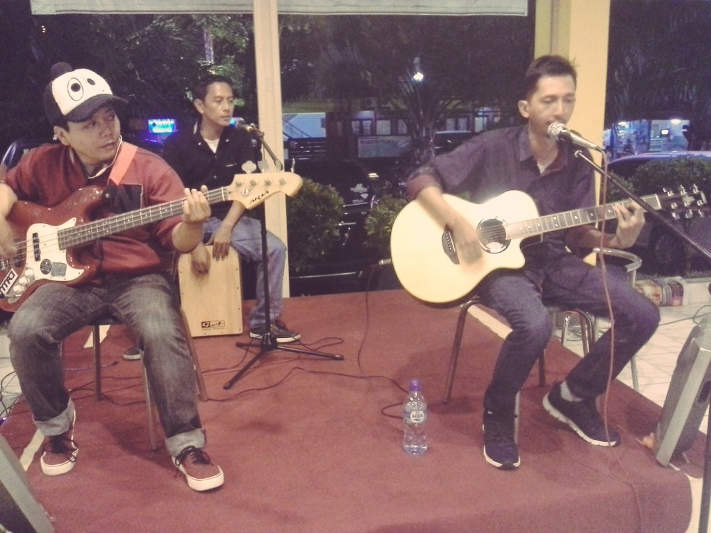 MusicPreneur_ID's tweet photo. @Dr3iForVier on #CXcoustic #musicweekend https://t.co/ZLn7C78GSG