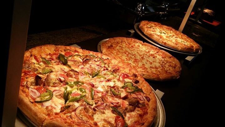twistedpizzaRI's tweet photo. On this rainy Saturday what's better than having lunch brought right to your front door? @gettwistedpizza.com https://t.co/n9U2hkXUIF