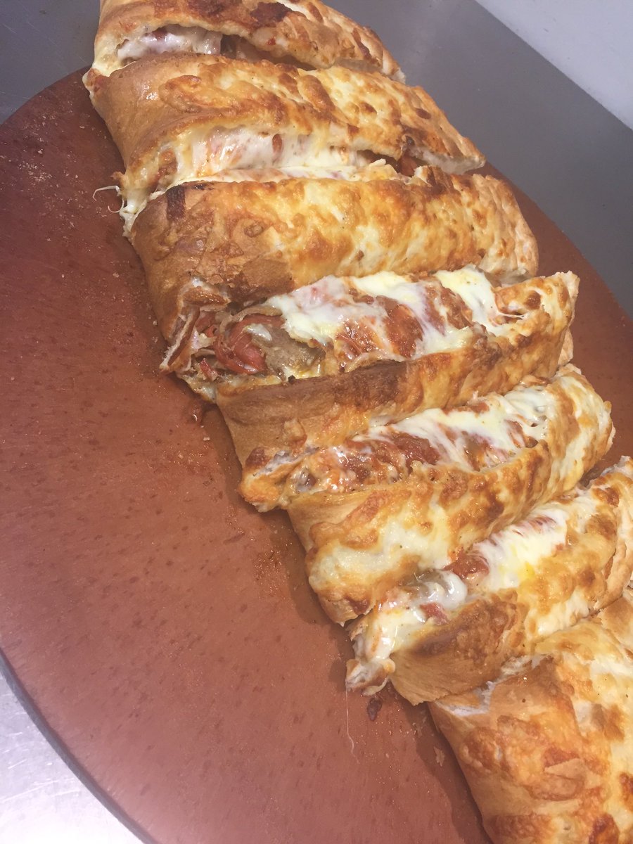 twistedpizzaRI's tweet photo. On this rainy Saturday what's better than having lunch brought right to your front door? @gettwistedpizza.com https://t.co/n9U2hkXUIF