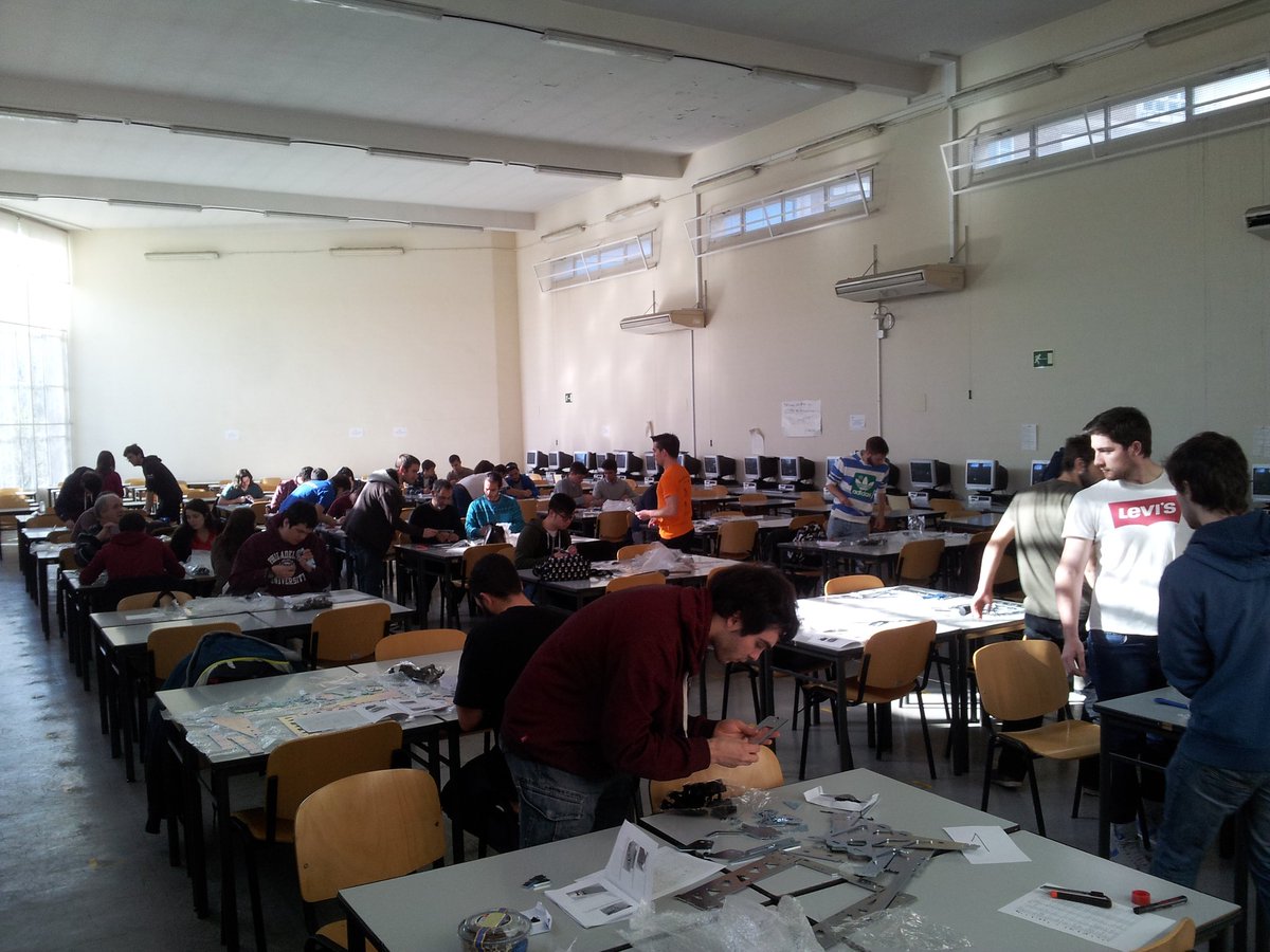 Reset_ETSII's tweet photo. Taller a tope!! #ResetRules https://t.co/8ZFIv2CXLN