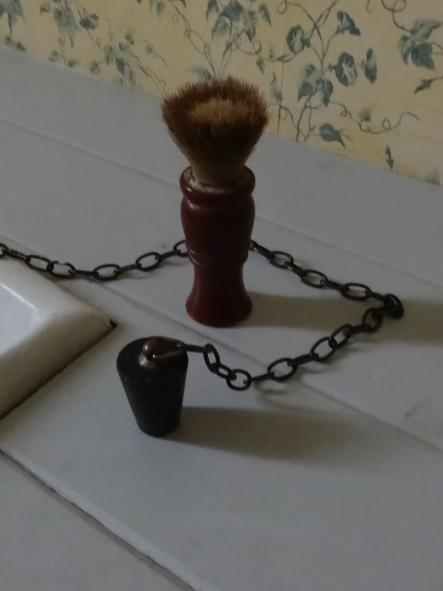 JudgesLodging's tweet photo. Look at our teeny-weeny #BathPlug #ZoomMW And look, no taps. All the water had to come up 41 steps in these cans. https://t.co/9lkvPTMjZ4