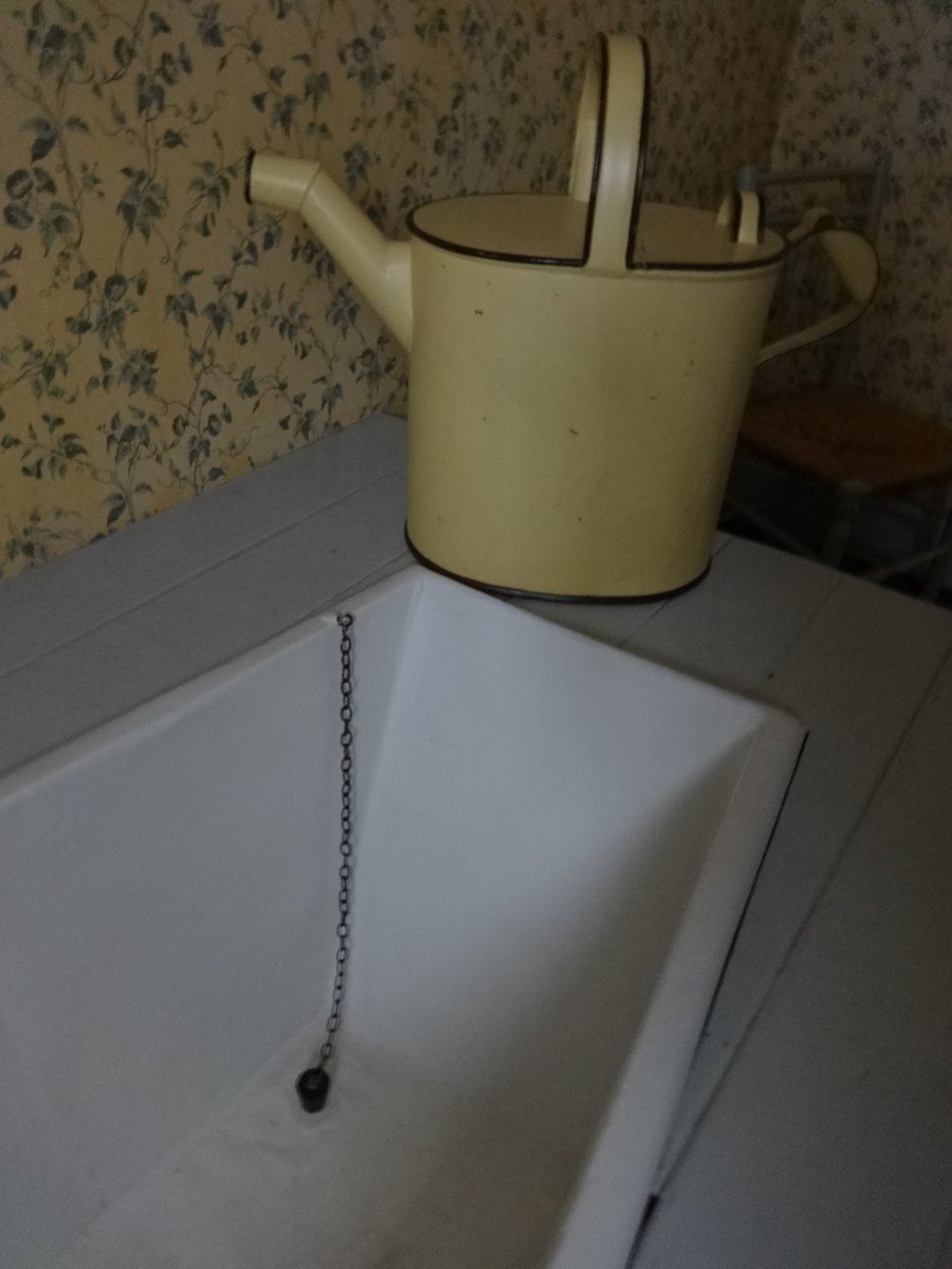 JudgesLodging's tweet photo. Look at our teeny-weeny #BathPlug #ZoomMW And look, no taps. All the water had to come up 41 steps in these cans. https://t.co/9lkvPTMjZ4