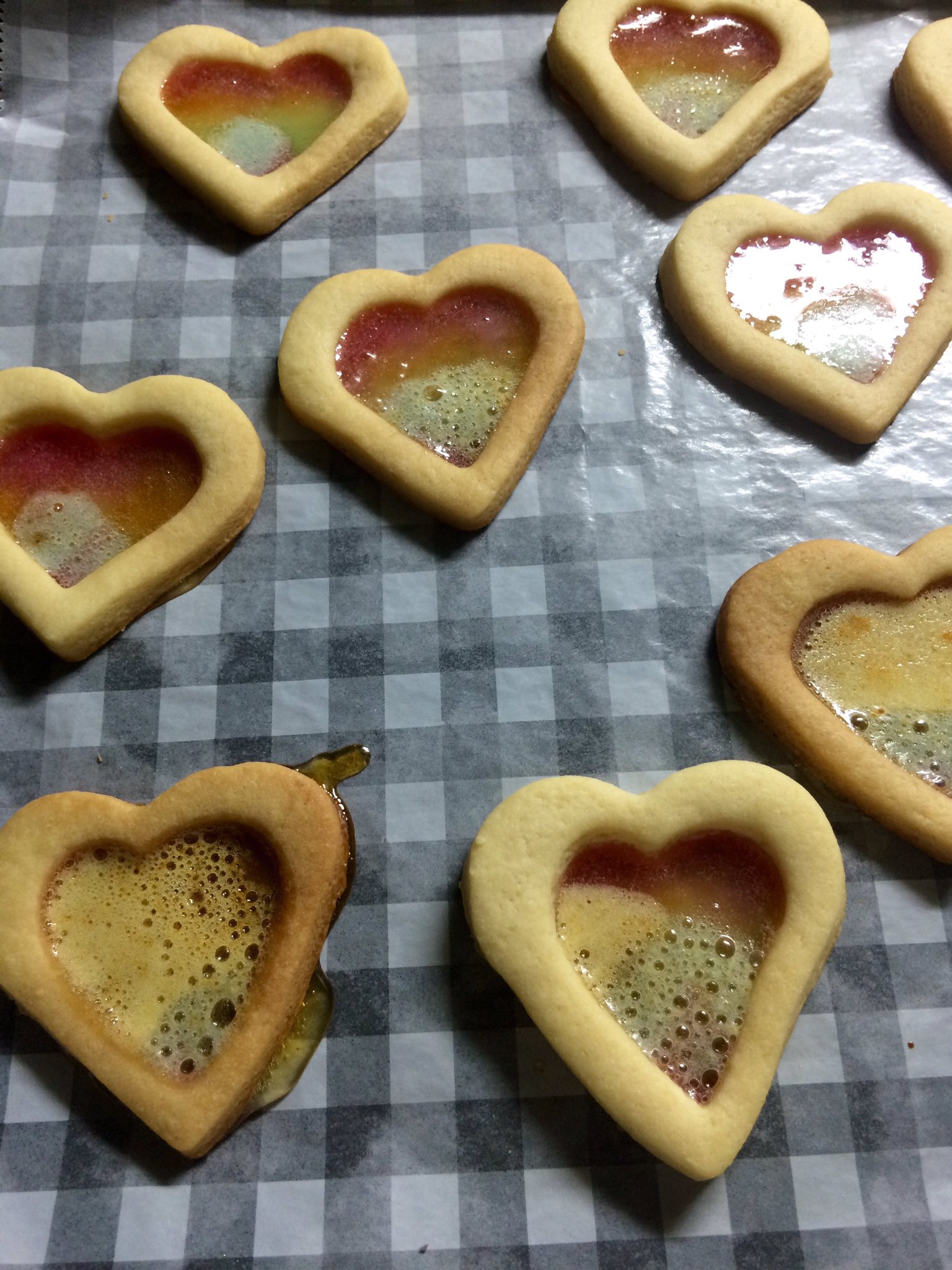 あいうえお グミ ステンドグラスクッキーを焼きました しゅわしゅわのソーダキャンディ 青 さえやめておけば 絶望 T Co Iyrzowq62d