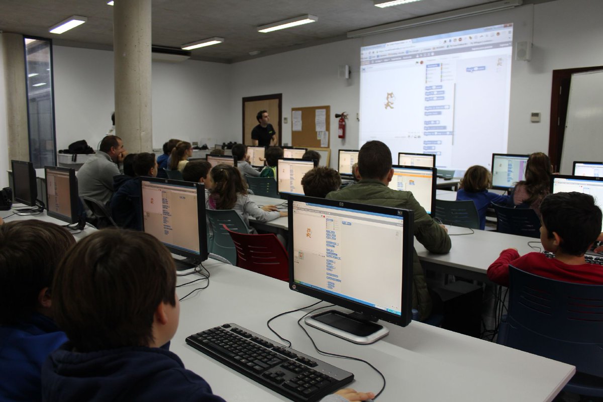 AytoCandelaria's tweet image. Candelaria acoge este sábado &quot;Arduino day Tenerife 2016&quot;#arduino #juventud