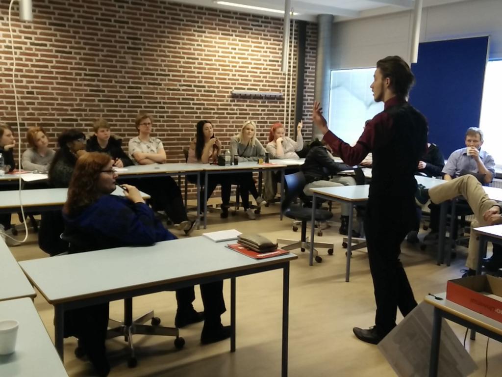 MieHovmark's tweet photo. Vi forbereder os til vores efterårskampagne om fokus på psykiske lidelser #brydtabuet #eeolm16 #detgodeskoleliv https://t.co/994VcO4FYh