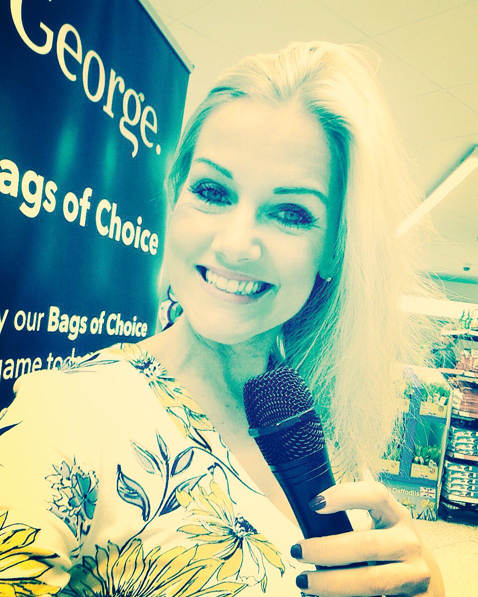 LauraJNaylor's tweet photo. Great new game today @asda @Georgeatasda @BananaKickUK #London #AsdaColindale #Presenter #Compere 🎤 https://t.co/iwebtMr9Tr