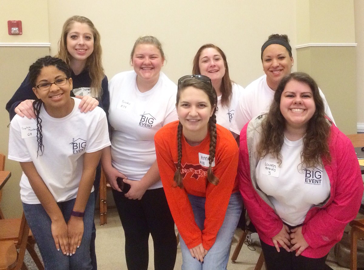 ast_longwood's tweet photo. Sisters getting excited for the Big Event #LUBigEvent2k16 https://t.co/NRm3huXEac