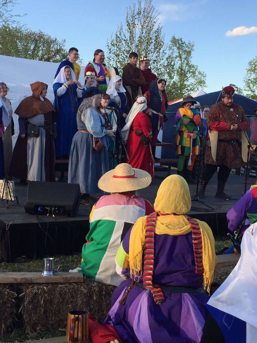 LizBreen3's tweet photo. #medfair @MedievalFair cast 2016 Friday last huzzah https://t.co/ahdYpdAZdY