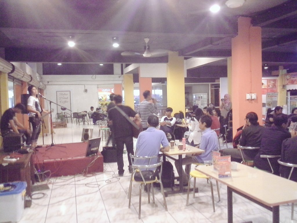 MusicPreneur_ID's tweet photo. @officialgekies #CXcoustic #musicWeekend https://t.co/bcVX2hU0IJ
