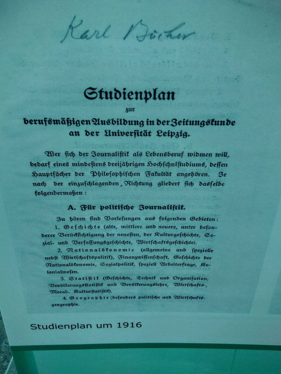 _scs's tweet photo. Danke #Leipzig ! Auch für die Ausstellung und die Dokumentation des ersten Studienplans #dgpuk2016 #journalistik #kw https://t.co/wsj5gAfWVB