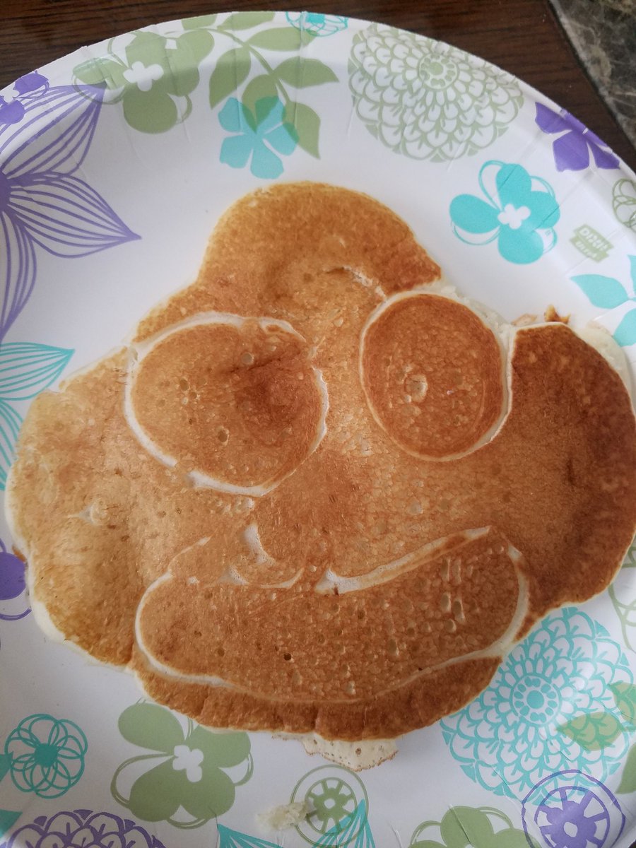 RayPetelinWx's tweet image. When you fail at the smiley face,  you better make sure they're good.  #DadRule