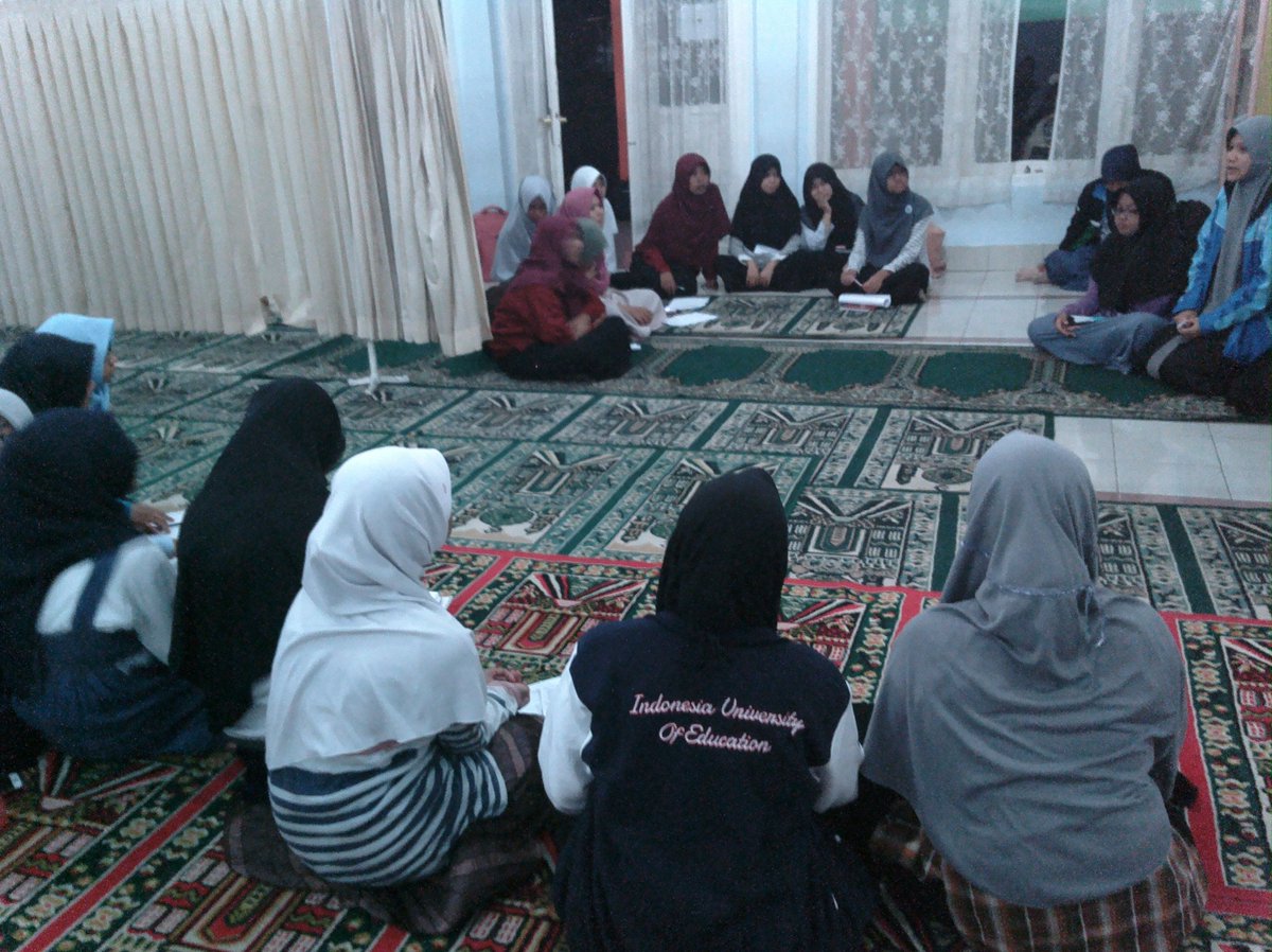 Asslamu'alaikum wr wb malam ini, agenda TMR nya diskusi, semangaaat!!