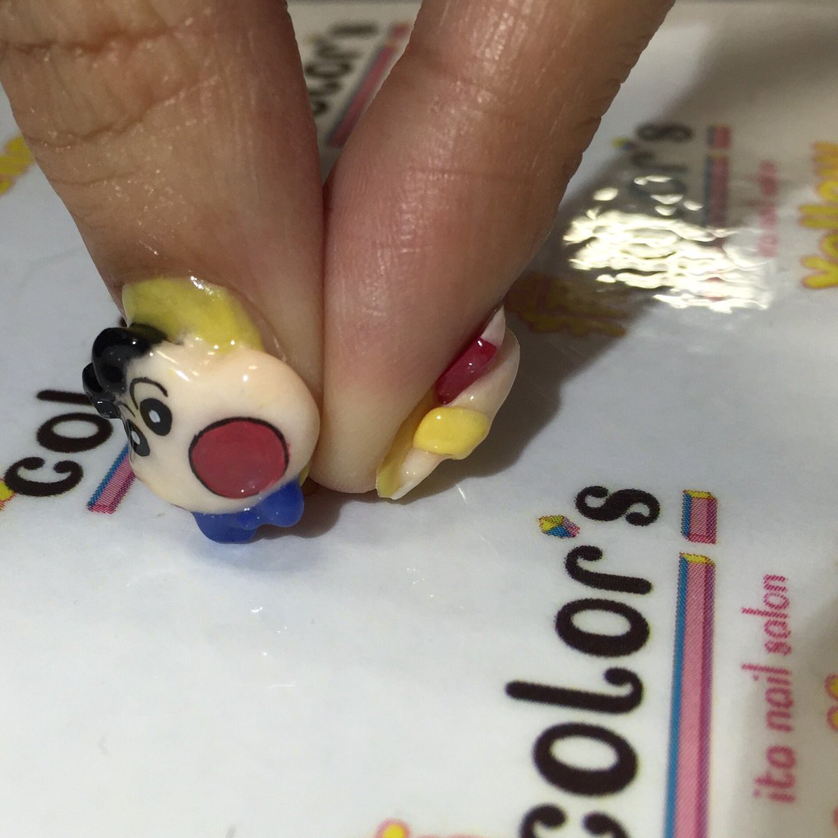 お客様オーダー、クレヨンしんちゃん展に向けた痛ネイル。お尻の3Dが