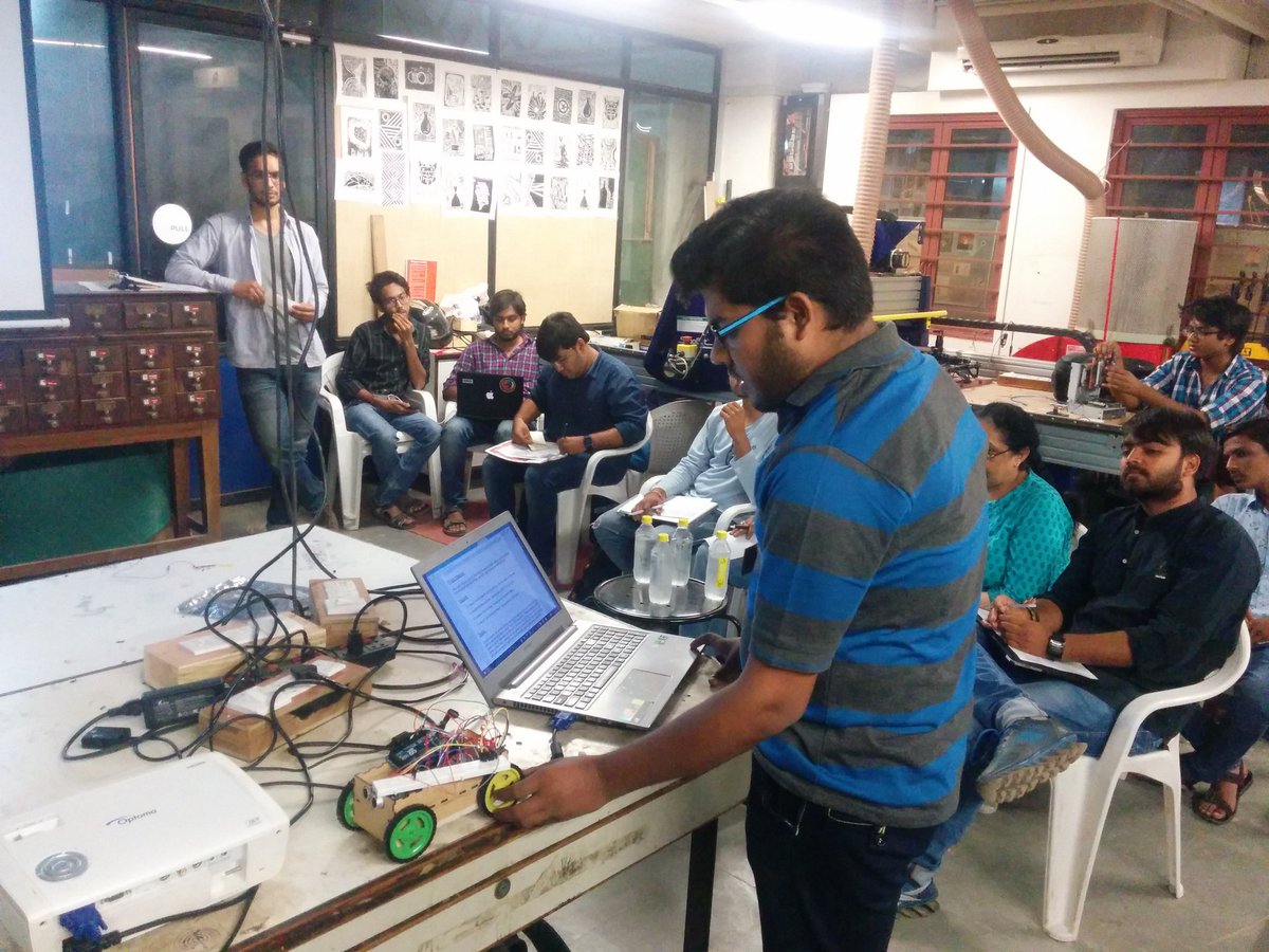 praharshukla's tweet photo. Road info system at Fab-a-thon
#Genuinoday #FablabCept https://t.co/yUHFBefGyO