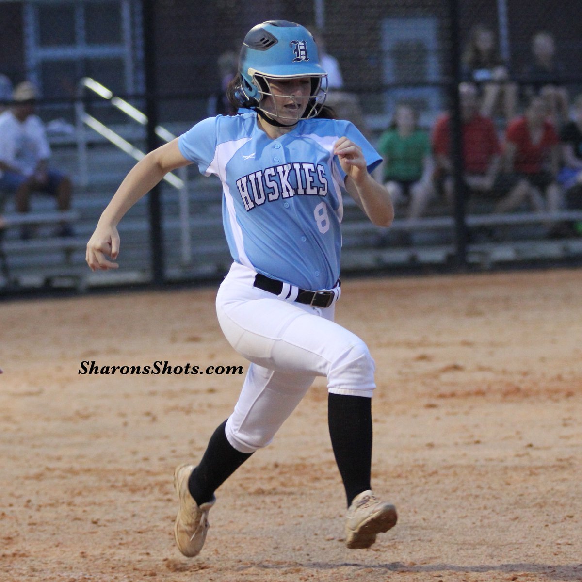 SharonsShots's tweet photo. #SuperSaturday #PictureOfTheHour @HuskySoftball @jordie2098 Good Luck today Ladies https://t.co/S5aDOZXand