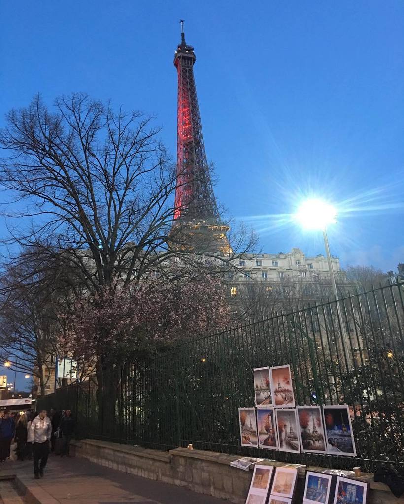 PicsFromEiffel's tweet photo. #eiffeltower #belgianflag #paris #parisbynight #🙏🏻 #france #holidays #💓 #wanderlust #beaut… https://t.co/dkEQCxms4w https://t.co/swMQuDKp2T
